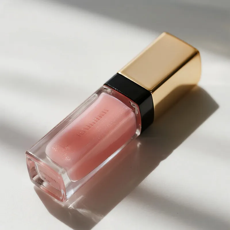 चीन में होंठ चमक की आपूर्ति